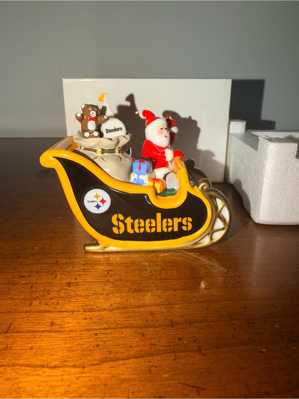 Danbury Mint 2008 Pittsburgh Steelers Black and Gold Santa Sleigh ornament
